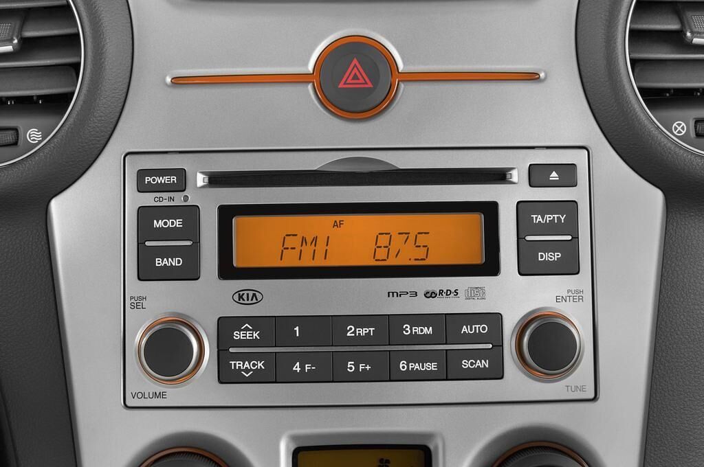 Kia Carens (Baujahr 2010) - 5 Türen Radio und Infotainmentsystem