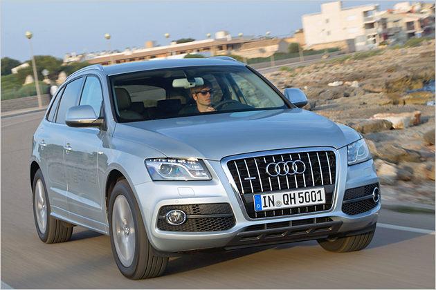 Kühlergrill mit dominanten Längsstreben