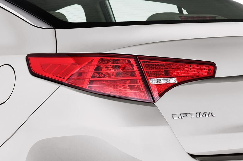 Kia Optima (Baujahr 2012) Attract 4 Türen Rücklicht