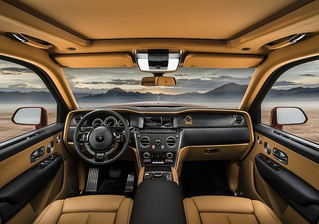 Rolls Royce Cullinan - etwas barocker Charme innen