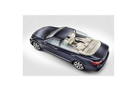 Ein Lexus LS 600h Landaulet bei Fürstenhochzeit in Monaco dabei