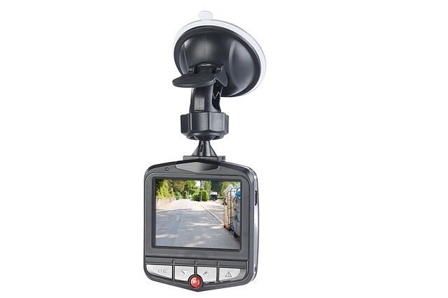 Rechtlich bewegt man sich als Autofahrer mit der Nutzung von Dashcams trotz BGH-Urteil weiterhin in der Grauzone