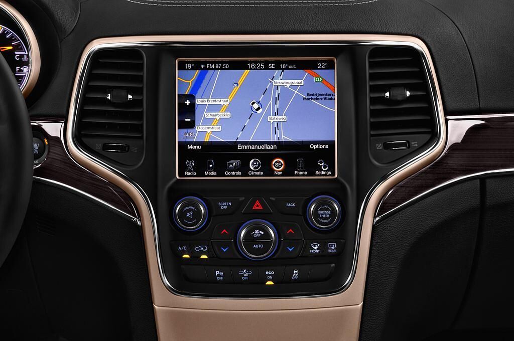 Jeep Grand Cherokee (Baujahr 2016) Overland 5 Türen Mittelkonsole