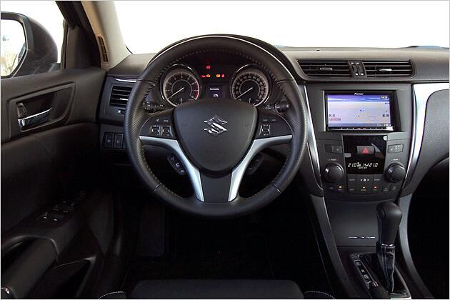 Das Navi mit großem Bildschirm stammt aus dem Zubehör-Regal