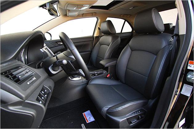 Die Sitze sind bequem und vielfach verstellbar