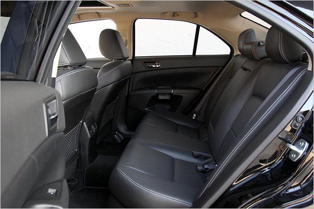 Ab Werk tragen die Sitze einen Lederbezug