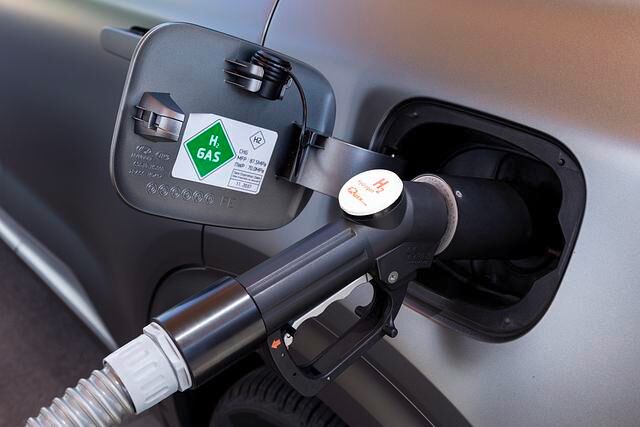 Wer in seiner Stadt oder entlang seiner regelmäßigen Pendelstrecken eine H2-Tankstelle hat, kann problemlos stromern