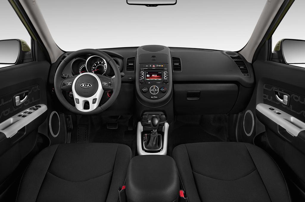 Kia Soul (Baujahr 2012) Attract 5 Türen Cockpit und Innenraum