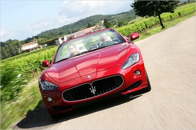 Der Grill des Sportmodells ist immer schwarz