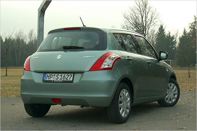 Die Heckscheibe fällt verhältnismäßig schmal aus