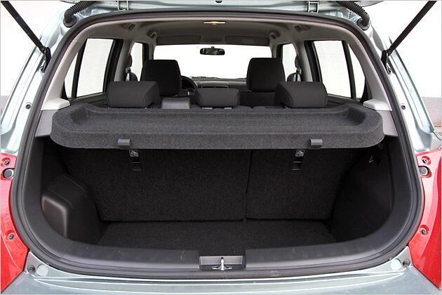Mit nur 211 Liter ist der Kofferraum spärlich bemessen