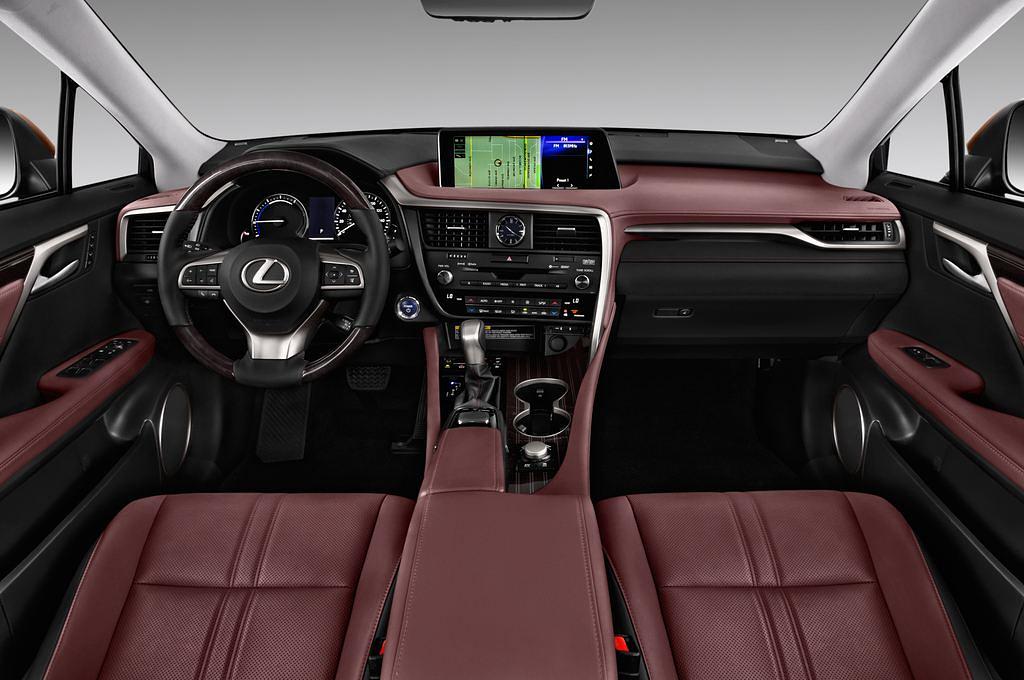 Lexus RX (Baujahr 2016) - 5 Türen Cockpit und Innenraum