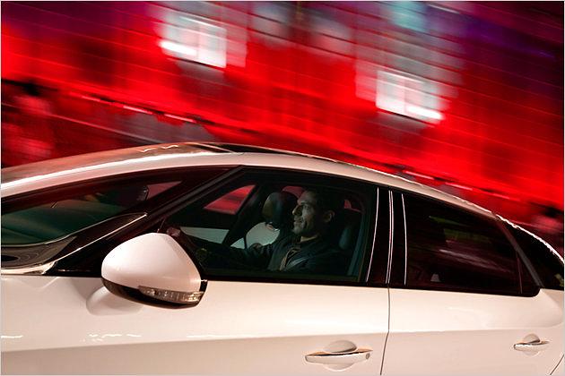 Die Außenspiegel sitzen aerodynamisch günstig auf der Türbrüstung