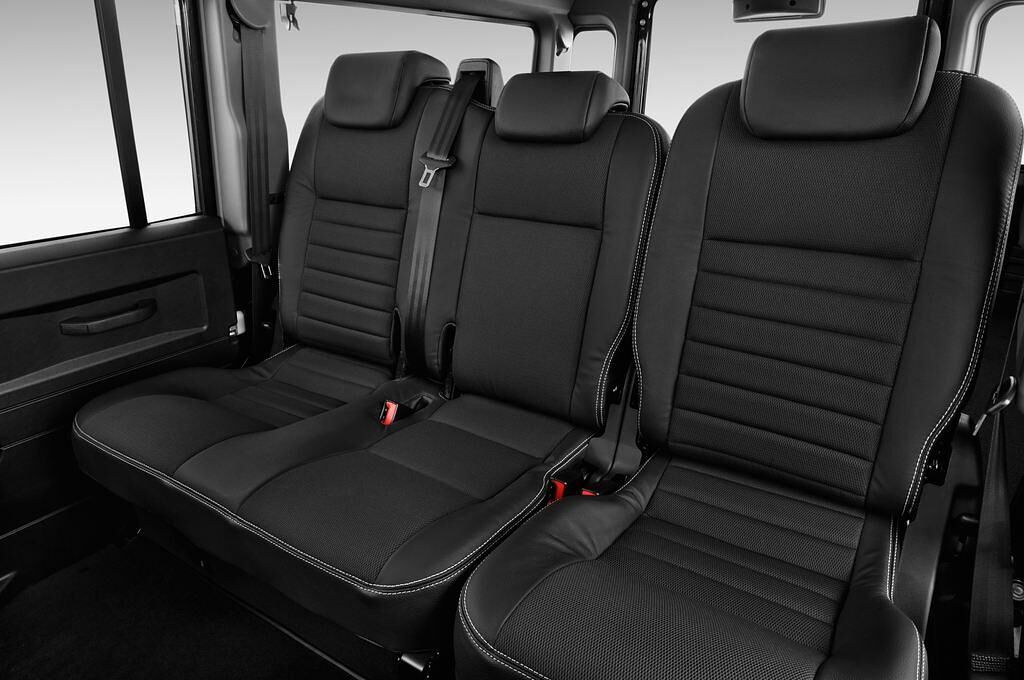 Land Rover Defender (Baujahr 2013) SE 3 Türen Rücksitze