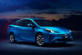 Toyota Prius III Facelift - Scharfer Blick und optionales Allradsystem 