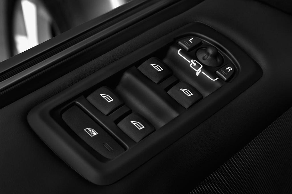 Land Rover Discovery (Baujahr 2016) HSE 5 Türen Bedienungselemente Tür