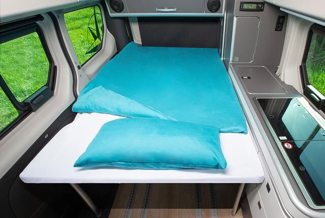 Ist das Bett ausgeklappt, ist nicht mehr viel Platz im Auto