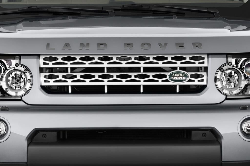 Land Rover Discovery 4 (Baujahr 2012) HSE 5 Türen Kühlergrill und Scheinwerfer