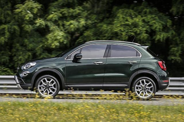 Fiat 500X - von der Seite unverändert