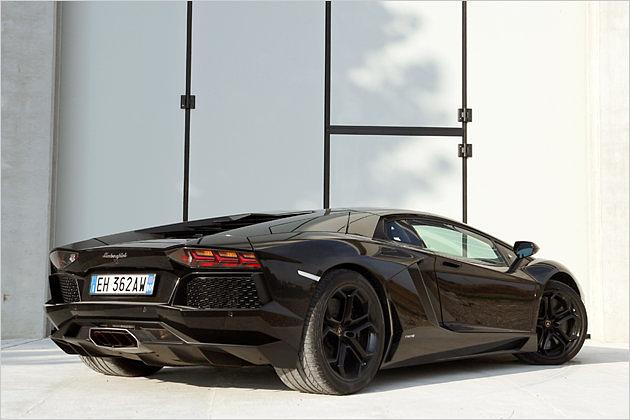 Ecken, Kanten, Platten: Der Lamborghini-Style ist unverkennbar