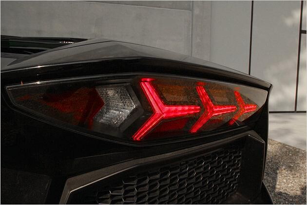 Propeller-Licht: Die Rückleuchten des Aventador sind markant