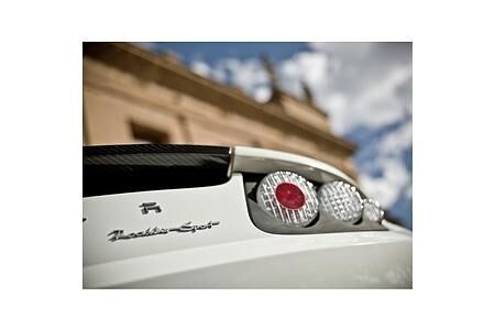 Limitiert: Teslas Roadster in Neuauflage