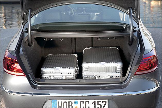 Ins CC-Heck passen maximal 532 Liter Gepäck