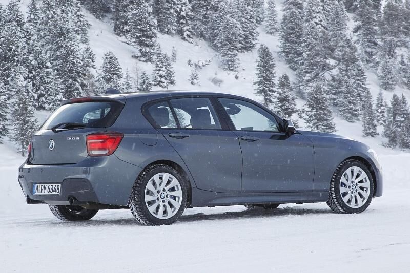 Eine optionale Dachbox für die Wintersportausrüstung kostet 399 Euro extra.