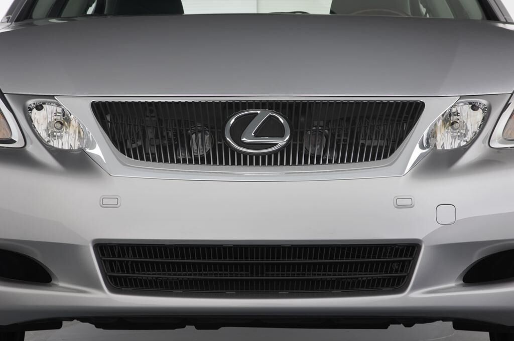 Lexus GS (Baujahr 2010) 460 4 Türen Kühlergrill und Scheinwerfer