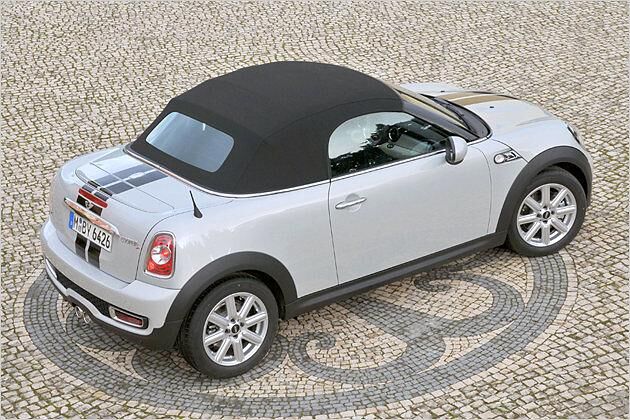 Das Helmdesign des Mini Coupés wird vom Roadster nicht aufgenommen