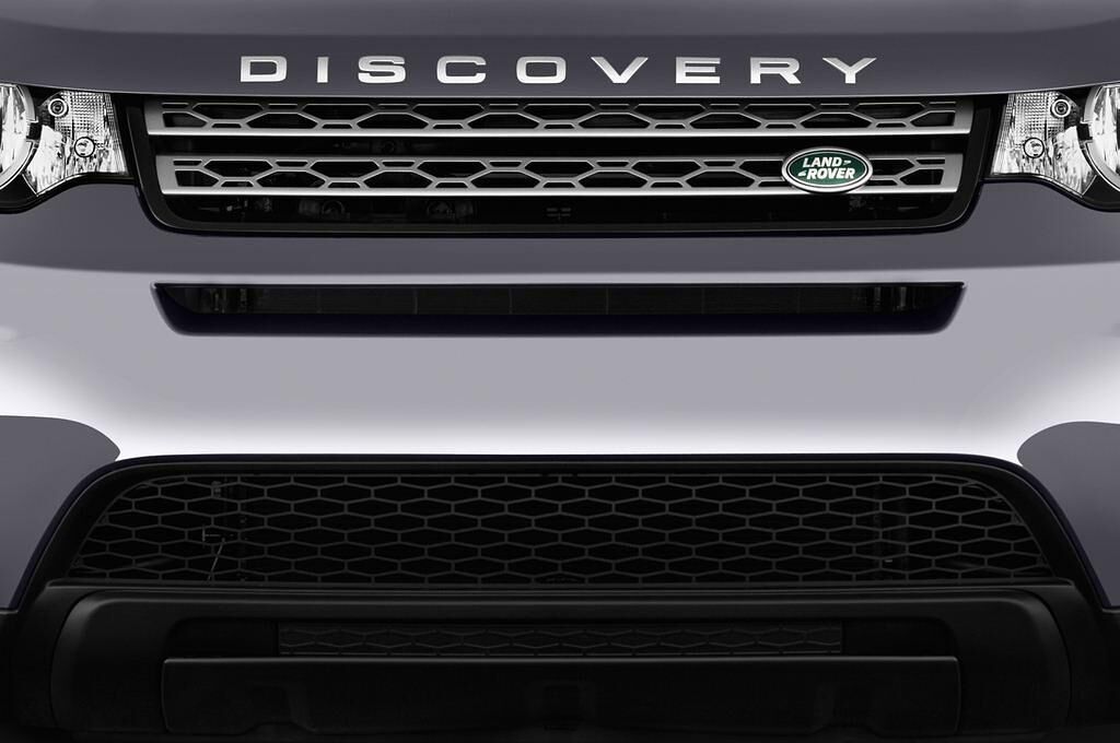 Land Rover Discovery Sport (Baujahr 2016) HSE Luxury 5 Türen Kühlergrill und Scheinwerfer