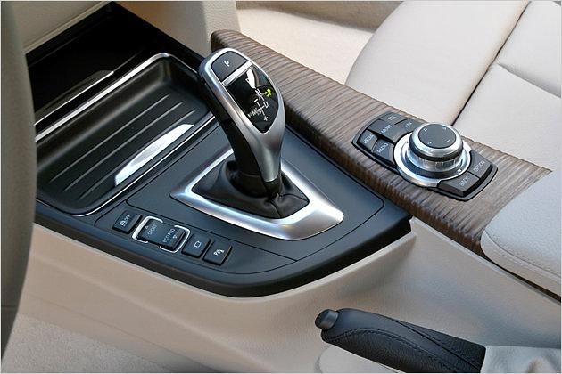 Der Achtgang-Automat kostet 2.260 Euro Aufpreis und wird für alle vier Motorisierungen angeboten