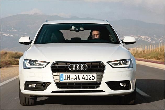 Vorne gibt es nun den vom A6 bekannten Kühlergrill mit oben angeschrägten Ecken