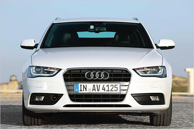 Die Scheinwerfer verlaufen nun keilförmig