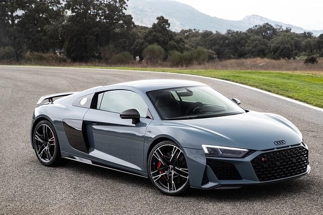 Die Preise hält der Hersteller derzeit noch geheim, sie sollen sich aber auf dem Niveau des Vorgängers bewegen – der startete bei 166.000 Euro