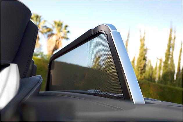 Das elektrisch ausfahrbare Windschott ist für 595 Euro zu haben