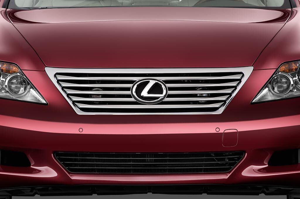 Lexus Ls (Baujahr 2010) 460 L 4 Türen Kühlergrill und Scheinwerfer