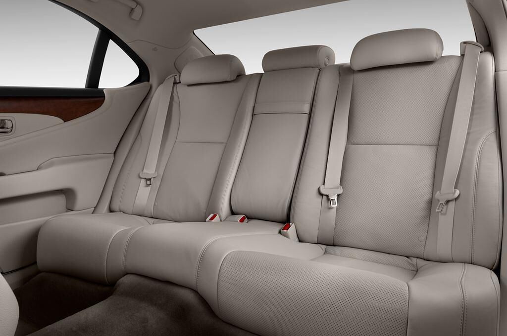 Lexus Ls (Baujahr 2010) 460 L 4 Türen Rücksitze
