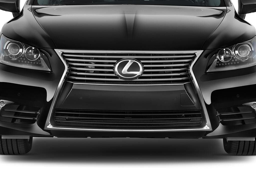 Lexus Ls (Baujahr 2015) Luxury Line 4 Türen Kühlergrill und Scheinwerfer