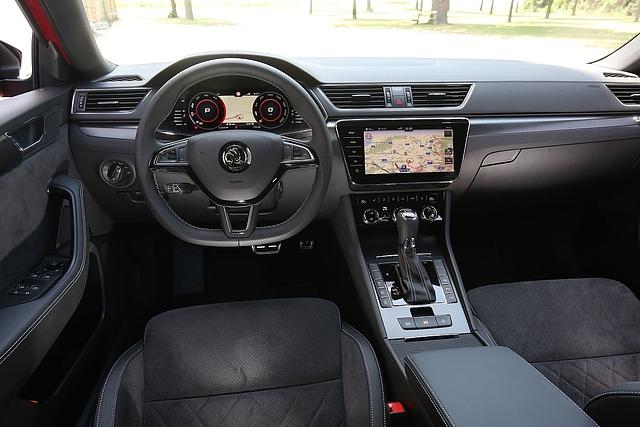 Das neue Infotainmentsystem wertet den Skoda Superb auf