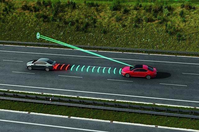 Der adaptive Tempomat funktioniert geschmeidig