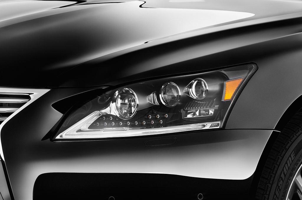 Lexus Ls (Baujahr 2015) - 4 Türen Scheinwerfer