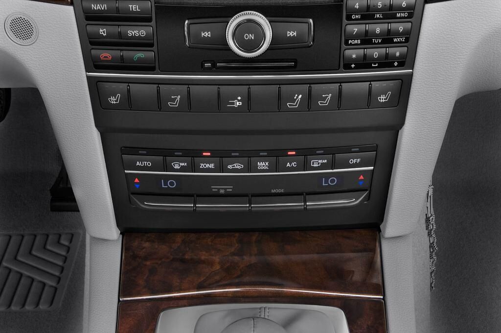 Mercedes E-Class (Baujahr 2010) - 2 Türen Temperatur und Klimaanlage