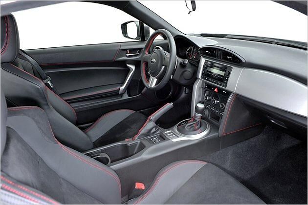 Für einen Zirka-29.000-Euro-Sportler weitestgehend stimmig: Die Innenraumgestaltung des BRZ