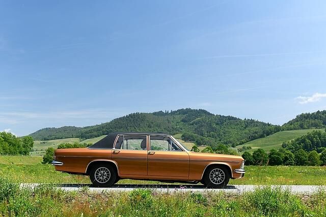 Der Opel Admiral B 2.8 E ist 4,90 Meter lang