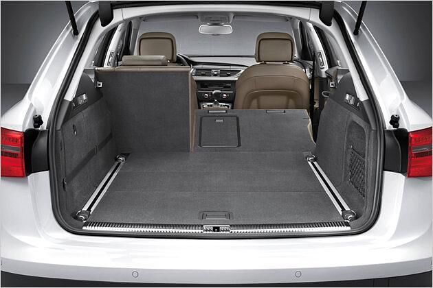 Würde man die Rücksitzlehnen komplett umklappen, könnten 1.680 Liter Gepäck mitkommen