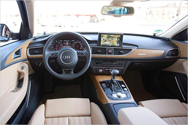 Vorne finden Insassen jeder Größe Platz