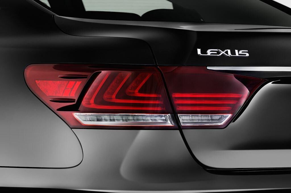 Lexus Ls (Baujahr 2016) 600H L 4 Türen Rücklicht