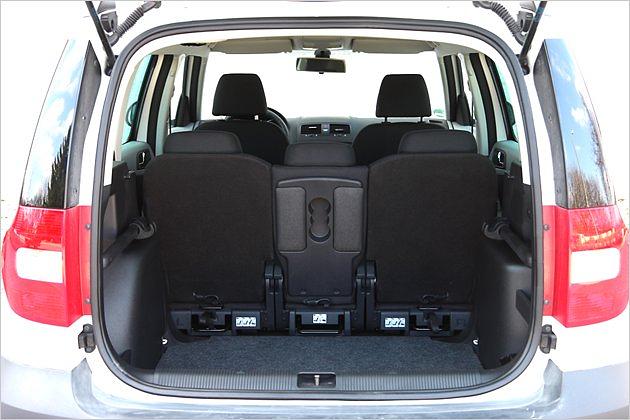 Bei Normalkonfiguration und fensterhoher Beladung passen 405 bis 510 Liter in den Kofferraum - je nach Position der Sitzbank