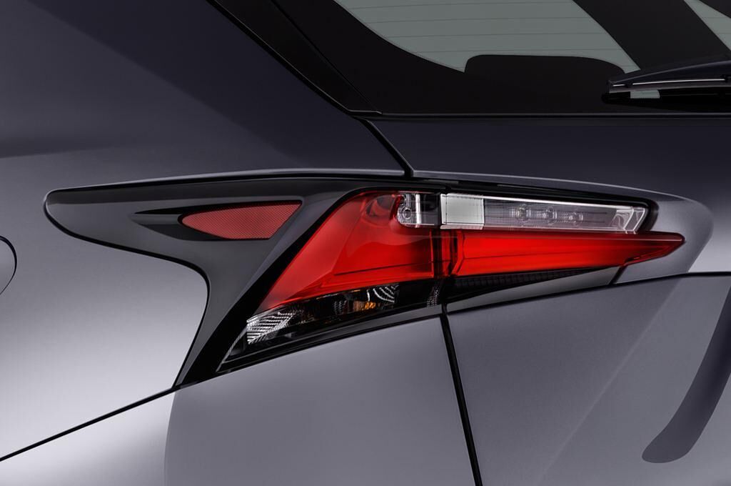 Lexus NX (Baujahr 2015) 300H E-Four F Sport 5 Türen Rücklicht